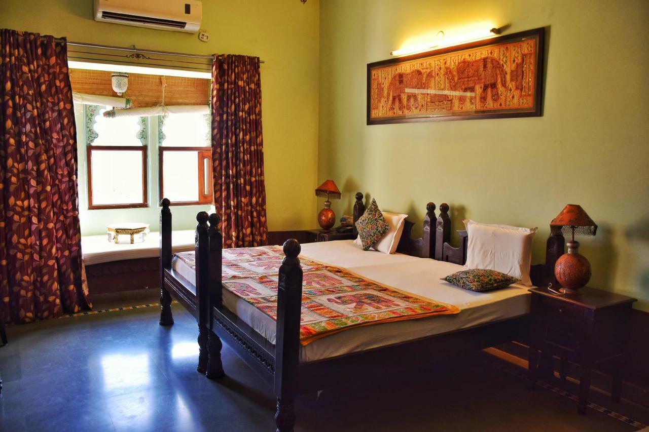 Hotel Kurabar Kothi Udajpur Exteriér fotografie
