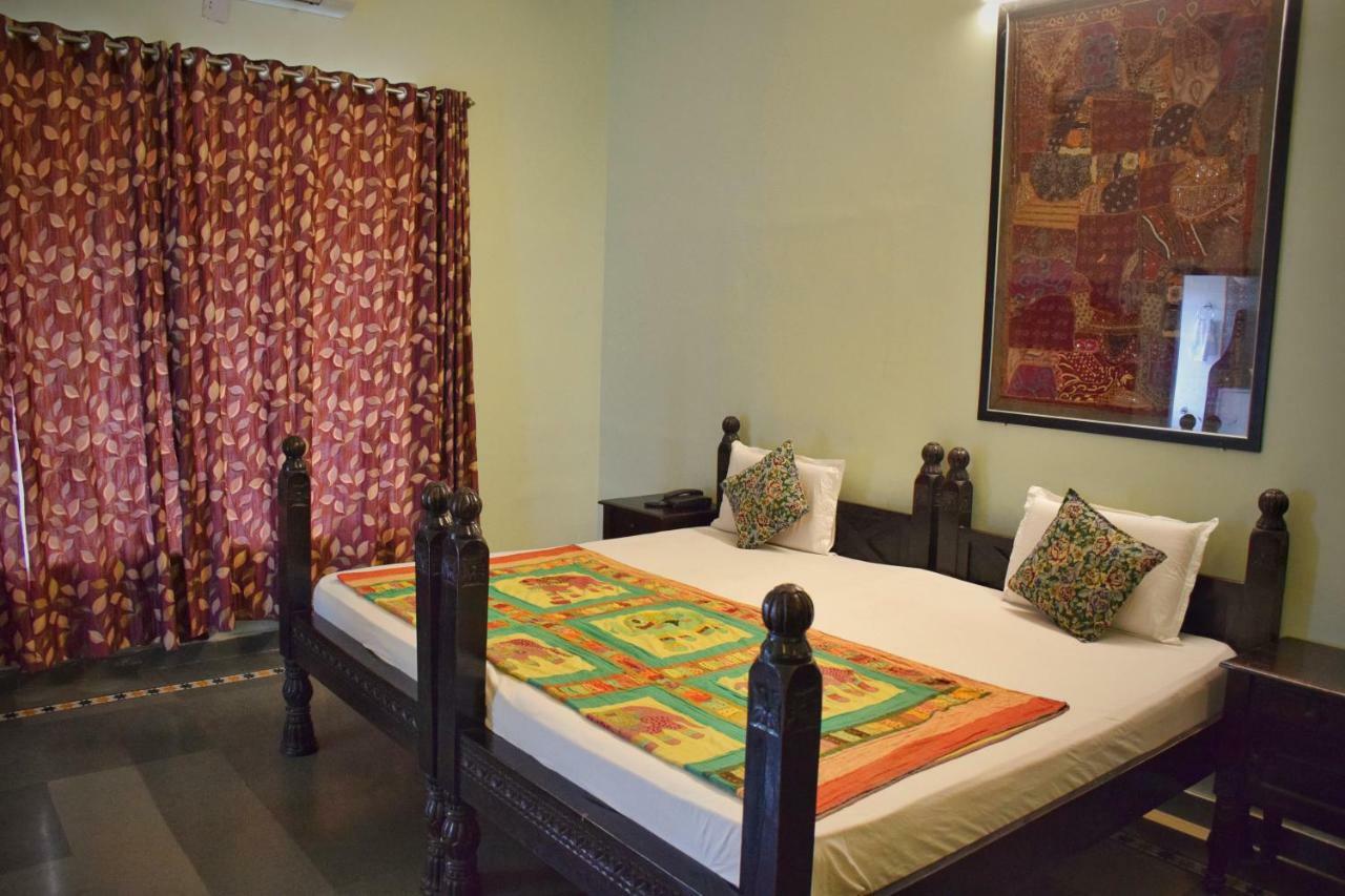 Hotel Kurabar Kothi Udajpur Exteriér fotografie