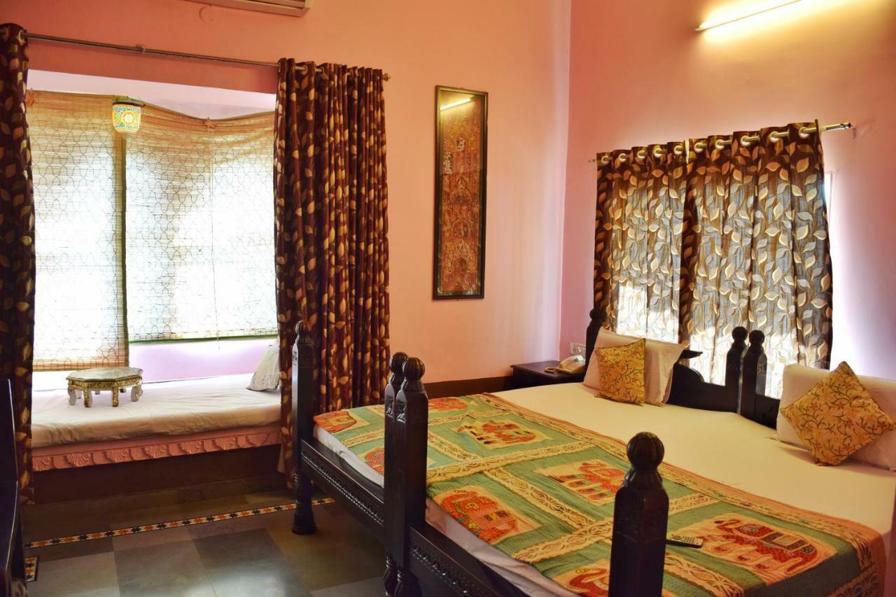Hotel Kurabar Kothi Udajpur Exteriér fotografie