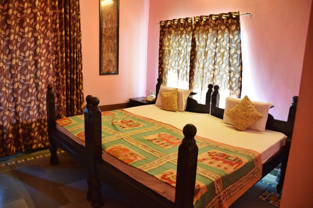 Hotel Kurabar Kothi Udajpur Exteriér fotografie
